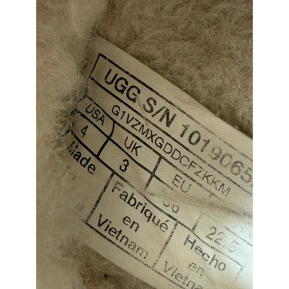 UGG Kids Cozy II Suede Slippers Chestnut Sheepskin Lining 1019065 Size 4 Kids